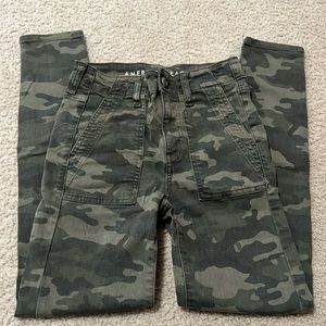 American Eagle high rise jegging! CAMO size 0